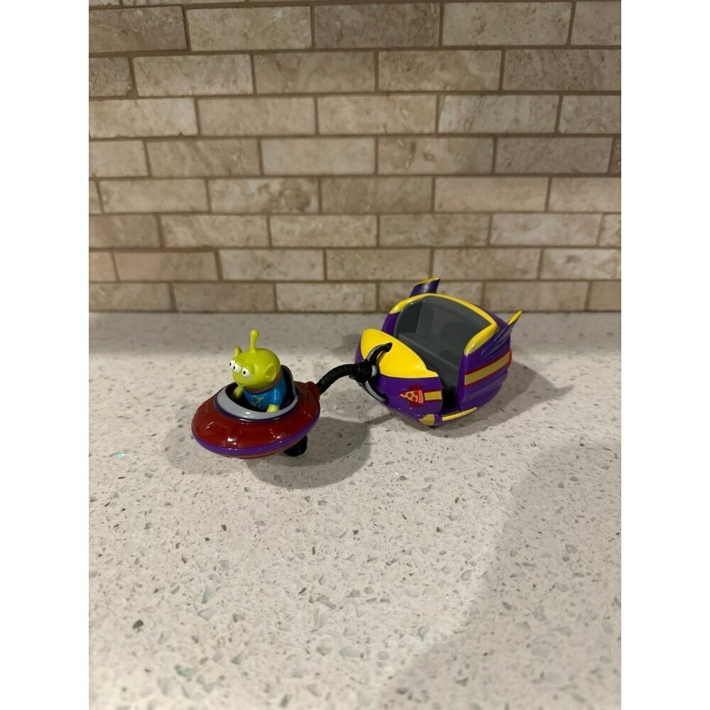 Disney Parks Toy Story Land Alien Swirling Saucers Ride Vehicle‎ Toy Purple Red